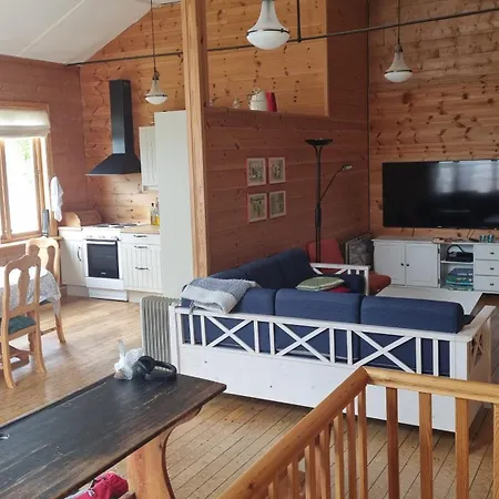 Spacious House By The Hardangerfjord