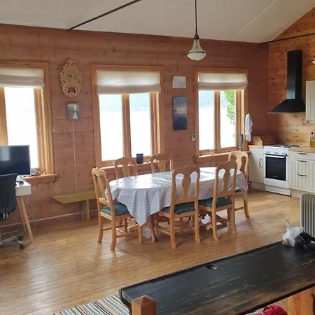 Spacious House By The Hardangerfjord Дом отдыха *