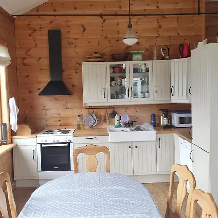 Spacious House By The Hardangerfjord Utne