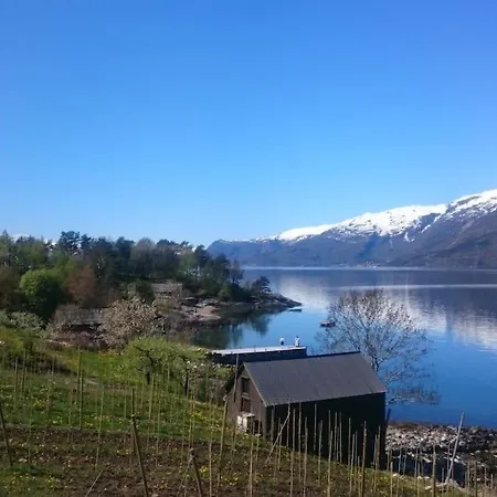 Semesterbostad Spacious House By The Hardangerfjord