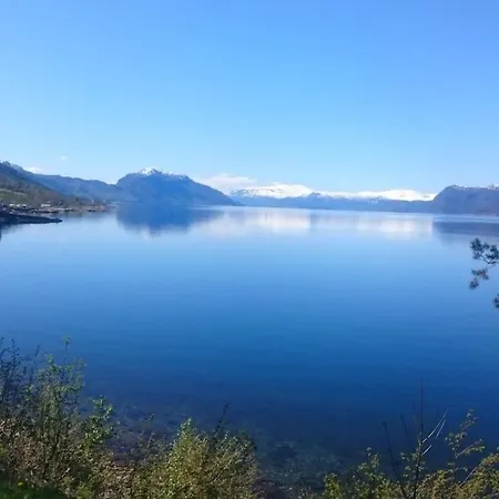Дом отдыха Spacious House By The Hardangerfjord *