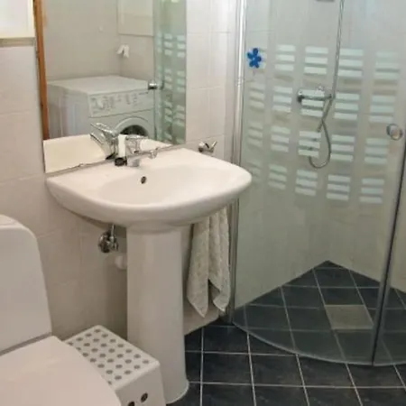 Spacious House By The Hardangerfjord *